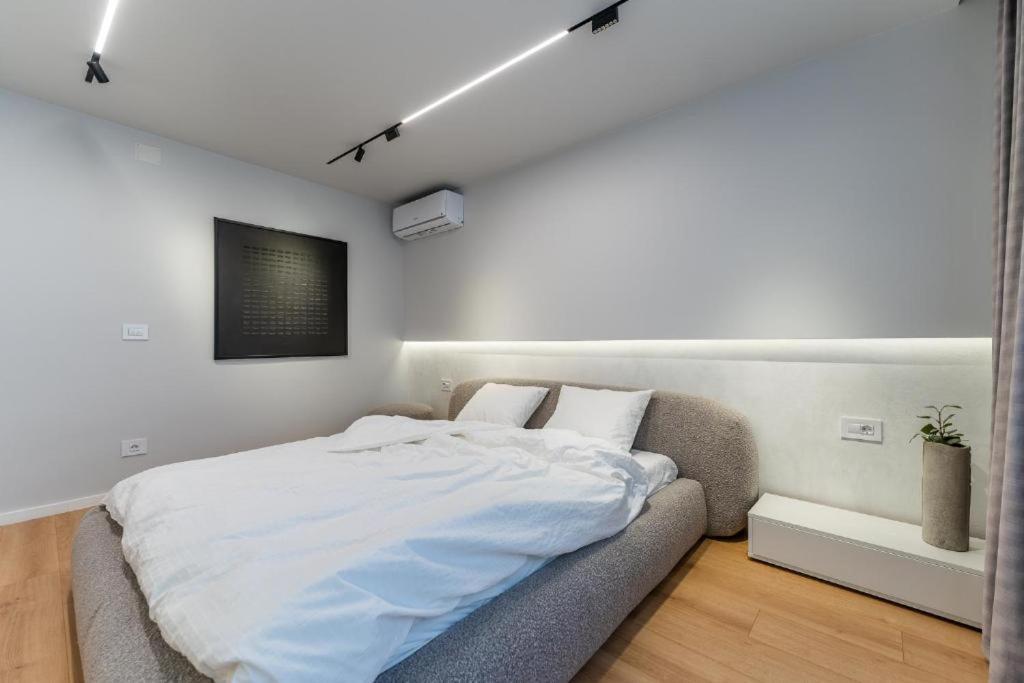 Central Epic Apartment-Self Check In Arad Kültér fotó
